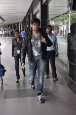 Siddharth Malhotra return from Durban in Mumbai Airport on 8th Sept 2013 (52).JPG