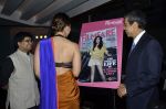Kareena Kapoor launches the Filmfare September 2013 cover Page in Escobar, Mumbai on 9th Sept 2013 (147).JPG