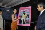 Kareena Kapoor launches the Filmfare September 2013 cover Page in Escobar, Mumbai on 9th Sept 2013 (148).JPG