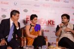 Kareena Kapoor launches the Filmfare September 2013 cover Page in Escobar, Mumbai on 9th Sept 2013 (170).JPG