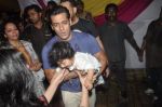 Salman Khan at Salman Khan_s Ganesha Visarjan in Mumbai on 10th Sept 2013 (30).JPG
