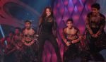 Sonakshi Sinha performs at the Grand Finale of DID Super Moms.jpg