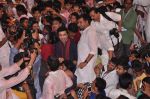 Ranbir Kapoor at Lalbaug Ka raja in Mumbai on 11th Sept 2013 (19).JPG