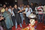 Madhur Bhandarkar offer prayers to Andheri Cha Raja in Mumbai on 12th Sept 2013 (40).JPG