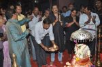 Madhur Bhandarkar offer prayers to Andheri Cha Raja in Mumbai on 12th Sept 2013 (46).JPG