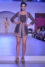 at Fashion Show of Label Madame at Hotel Lalit in Mumbai on 12th Sept 2013 (101).JPG