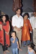 Murli Sharma visit Andheri Cha Raja in Mumbai on 14th Sept 2013 (18).JPG
