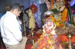Murli Sharma visit Andheri Cha Raja in Mumbai on 14th Sept 2013 (20).JPG