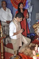 Murli Sharma visit Andheri Cha Raja in Mumbai on 14th Sept 2013 (34).JPG