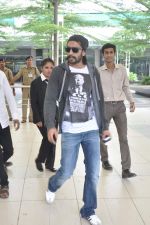 Ranveer Singh snapped at the airport in Mumbai on 14th Sept 2013 (11).JPG