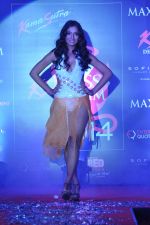Monica Dogra at Miss Maxim Bikini show in Mumbai on 15th Sept 2013 (146).JPG