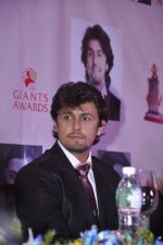 Sonu Nigam at Giant Awards in Trident, Mumbai on 17th Sept 2013 (51).JPG