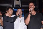 Sonu Nigam, Sulaiman Merchant at Lucky Morani_s bday bash in Hard Rock, Mumbai on 19th Sept 2013 (42).JPG