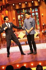 Anil Kapoor on the sets of comedy nights with kapil on 21st Sept 2013 (10).JPG