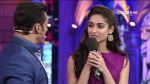 Salman Khan and Ileana D_Cruz dance on Bigg Boss Season 7 - Day 6 (2).jpg