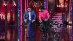Shahid Kapoor and Salman Khan Dancing on Bigg Boss Season 7 - Day 6 (4).jpg