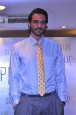 Arjun Rampal promotes Arrow shirts in Mumbai on 24th Sept 2014 (112).JPG