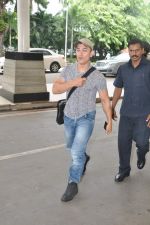 Aamir Khan snapped in Domestic Airport, Mumbai on 25th Sept 2013 (14).JPG