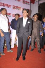 Shahrukh Khan at Yogesh Lakhani_s birthday bash in Lalit Hotel, Mumbai on 25th Sept 2013 (168).JPG