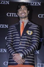 Vidyut Jamwal unveils Citizen watches Promaster Series in Palladium, Mumbai on 25th Sept 2013 (20).JPG