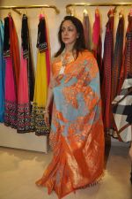 Hema Malini at Neeta Lulla_s store in Santacruz, Mumbai on 26th Sept 2013 (12).JPG