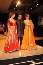 Bipasha Basu, Manish Malhotra and Esha Gupta for 100 years of Indian cinema at an Annual Gala- 28th September 2013.JPG