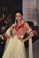 Model on the ramp for Chimera fashion show for students in Mumbai on 30th Sept 2013 (117).JPG