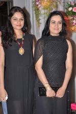 Padmini Kolhapure, Tejaswini Kolhapure at Poonam Dhillon_s sister Rishma Pai_s birthday in Blue Sea, Mumbai on 2nd Oct 2013 (53).JPG