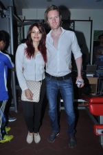 Shama Sikander, Alexx O neil at Binge sessions in association with Leena Mogre in Leena Mogre_s gym in Bandra on 3rd Oct 2013 (4).JPG