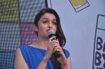 Alia Bhatt launches Maybelline_s new color range in Phoenix Mills, Mumbai on 5th Oct 2013 (24).JPG
