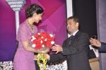 Sonam Kapoor at India Gem and Jewellery Awards in NCPA, Mumbai on 5th Oct 2013 (46).JPG