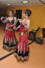Tanisha Singh at Dandia Celebration in Andheri, Mumbai on 6th Oct 2013 in  (117).JPG