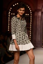 Model walk the ramp for Masaba Gupta_s show at the Day 1 on WIFW 2014 on 9th Oct 2013 (314).JPG