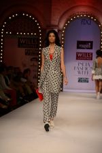Model walk the ramp for Masaba Gupta_s show at the Day 1 on WIFW 2014 on 9th Oct 2013 (318).JPG
