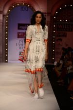 Model walk the ramp for Masaba Gupta_s show at the Day 1 on WIFW 2014 on 9th Oct 2013 (337).JPG