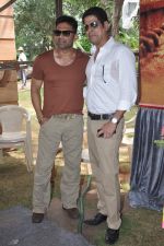 Sunil Shetty, Murli Sharma at the Mahurat of the film Desi Kattey in Madh Island on 9th Oct 2013 (44).JPG