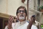 Amitabh Bachchan meets the media on his 71st birthday on 11th Oct 2013 (12)_5258075439394.JPG