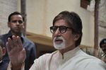 Amitabh Bachchan meets the media on his 71st birthday on 11th Oct 2013 (9)_5258074660248.JPG