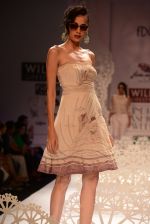 Model walk the ramp for Geisha show at the Day 1 on WIFW 2014 on 9th Oct 2013 (113)_52578bc2d2081.JPG