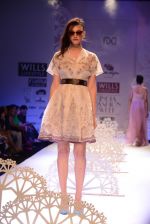 Model walk the ramp for Geisha show at the Day 1 on WIFW 2014 on 9th Oct 2013 (18)_52578a09083ae.JPG