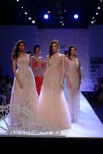 Model walk the ramp for Geisha show at the Day 1 on WIFW 2014 on 9th Oct 2013 (293)_52578e6c6d584.JPG