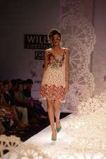 Model walk the ramp for Geisha show at the Day 1 on WIFW 2014 on 9th Oct 2013 (37)_52578a58c8cf4.JPG