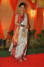Sumona Chakravarti at Durga Pooja Celebration in Mumbai on 10th Oct 2013 (8)_525787d625036.JPG