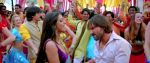 Mahie Gill, Saif Ali Khan in Bullett Raja movie still  (1)_5258e9a3574b4.jpg