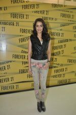 Shraddha Kapoor at Forever 21 store launch in Mumbai on 12th Oct 2013 (28)_525a3336d7ce6.JPG