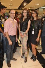 Shraddha Kapoor at Forever 21 store launch in Mumbai on 12th Oct 2013 (68)_525a33dabdb77.JPG