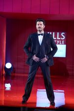 Anil Kapoor walks for Ashish Soni - grand finale at Wills day 5 on WIFW 2014 on 13th Oct 2013 (4)_525cb97d5e252.JPG