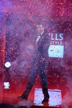 Anil Kapoor walks for Ashish Soni - grand finale at Wills day 5 on WIFW 2014 on 13th Oct 2013 (40)_525cbe8dc93e7.JPG