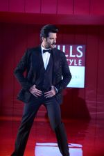 Anil Kapoor walks for Ashish Soni - grand finale at Wills day 5 on WIFW 2014 on 13th Oct 2013 (8)_525cb986906e6.JPG