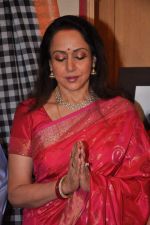 Hema Malini at the launch of art and couture exhibition in Taj President, Mumbai on 14th Oct 2013 (44)_525cf90607700.JPG